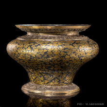 กระโถนทรงปรีถมทองยุครัตนะโกสินทร์