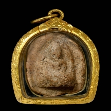 พระกำแพงเม็ดน้อยหน่า กรุวัดพระเเก้ว เลี่ยมทอง