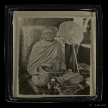 ๙ “จารหลัง” รูปถ่ายหลวงพ่อวงศ์ วัดปริวาส ๙