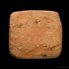 หลวงพ่อปาน พิมพ์ทรงปลาหมอ  เนื้อดินเผา พ.ศ. 2460