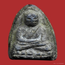 เนื้อว่านรุ่นแรกหลวงปู่ทวดพิมพ์กลางหน้ากลม