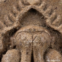 พระปิดตา วัดอ่างศิลา (ซุ้มรัศมีหลังยันต์))