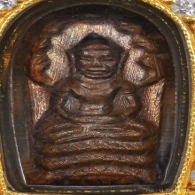 ปรกจ้อย ปู่ทิม ปี17 หน้าเล็ก หูขีด ผิวไฟแดงๆ+ทองฝังเพชรแท้