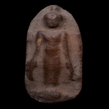 พระร่วงยืนเปิดโลก เนื้อดิน พิมพ์กลางกรุเตา ทุเรียง สุโขทัย