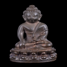 พระกริ่งญาณวิทยาคม หลวงพ่อคูณ วัดบ้านไร่ เนื้อนวะโลหะ