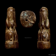 พระปิดตาไม้แกะ