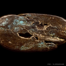 พระปิดตาไม้แกะ