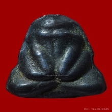 พระปิดตาหลวงปู่ใจ วัดเสด็จ เนื้อเมฆพัตร ปี 2470