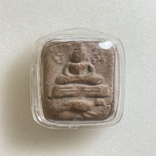 หลวงพ่อปาน พิมพ์ทรงนกฐานเขียง  เนื้อดินเผา พ.ศ. 2460