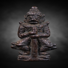 ท้าวเวสสุวรรณ หลวงปู่หมุน เนื้อนวะโลหะผสมชนวนเก่า ปี2545