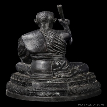 พระบูชา5นิ้ว หลวงพ่อเพี้ยน รุ่นกฐินปี๕๘ เนื้อทองเหลืองรมดำ