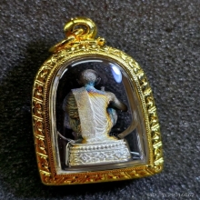 รูปหล่อนั่งเอกลักษณ์ หลวงพ่อคูณ  รุ่น ลาภยศทวีคูณ ปี 2538