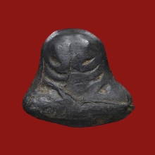 พระปิดตายันต์นะหัวเข่า หลวงปู่เอี่ยม วัดหนัง เนื้อชิน