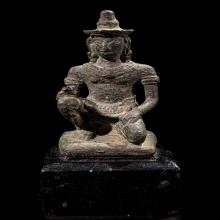 เทวรูปพระวิษณุนั่งสมัยลพบุรี