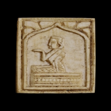 หลวงพ่อเดิม นางกวักหลังพระปิดตา เนื้องาแกะสวยสมบูรณ์