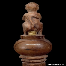 ไม้ครูสี่หูห้าตาครูบาบุญยัง เนื้อไม้ดุมล้อเกวียน จ.ลำพูน