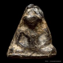 พระร่วงนั่ง กรุบ้านละหาร เนื้อสนิมแดง จ.สุพรรณบุรี