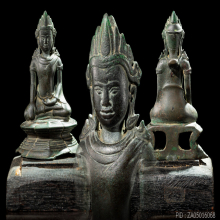 พระบูชาสมัยลพบุรีทรงเทริดขนนก