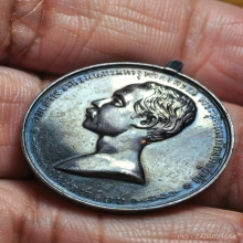 เหรียญเปลือย