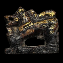 คชสีห์ เนื้อไม้ลงรักปิดทอง ขนาดห้อยคอ สภาพสวยรักแห้งเก่ามาก