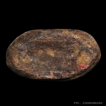 ปิดตาเนื้อผงชุบรักทาชาดเก่า ขนาดห้อยคอสภาพสวยเนื้อผงเก่าแห้ง