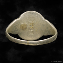 แหวนหลวงพ่อทวด วัดช้างให้ ปี 2506 หลังยันต์จม 