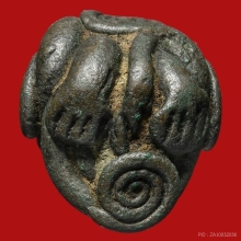 พระปิดตาพิมพ์ข้าวต้มมัด เนื้อสำริด