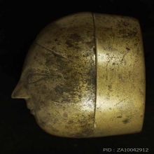 ตลับทองเหลืองโบราณแกะสลัก ขนาด 3.2*2.3 นิ้ว  