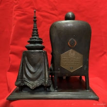 พระบูชารัชกาลที่ 4 สถาบันเทคโนโลยีพระจอมเกล้าพระนครเหนือ