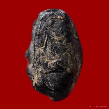 พระลำพูนดำ หรือพระผงดำ หลวงพ่ออิ่ม วัดหัวเขา สุพรรณบุรี