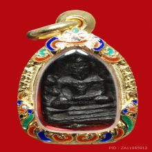 พระลำพูนดำ หรือพระผงดำ หลวงพ่ออิ่ม วัดหัวเขา สุพรรณบุรี