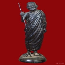 บูชารูปเหมือน หลวงปู่แหวน พิมพ์ยืน ชุดไตรภาคี ปี๒๕๒๐