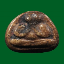 พระผงน้ำมัน กรุอัมพวา