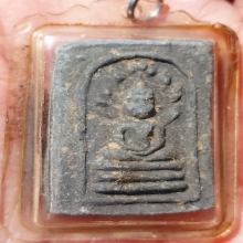 พระมงคลมหาลาภแม่ชีบุญเรือน หลังรูปคุณแม่