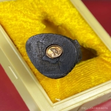 รูปหล่อรุ่นแรกหลวงปู่ดุลย์ ปี 2525