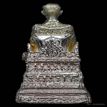 รูปหล่อในหลวงนั่งบัลลังก์ เนื้อเงินสามกษัตริย์ ปี2540 