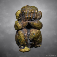 พระปิดตาพิมพ์ปั้นหุ่นเทียน อาจารย์เอียด วัดดอนศาลา ปี2485