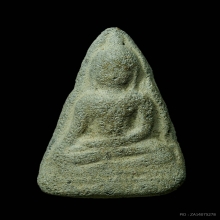 พระท่ามะปราง พิมพ์ใหญ่ เนื้อดิน กรุวัดมะละกอ จ.พิจิตร