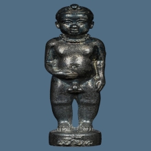 รูปหล่อ เปี๊ยก กุมารทอง ในกุฏิ หลวงพ่อกวย เนื้อเงิน