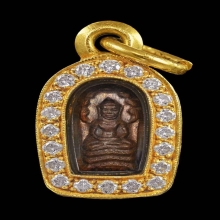 ปรกจ้อย ปู่ทิม ปี17 หน้าเล็ก หูขีด ผิวไฟแดงๆ+ทองฝังเพชรแท้