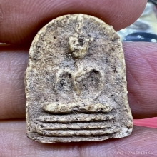 พระกรุวัดเงินคลองเตย เล็บมือสมาธิ ลึกสวยเนื้อจัดมาก 