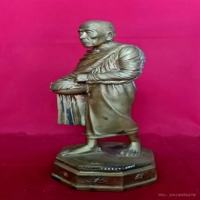 พระบูชาหลวงปู่คำบุ วัดบ้านกุดชมภู จ.อุบลราชธานี สูง 14 นิ้ว