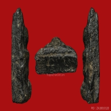 พระนางพญา กรุวัดนางพญา พิมพ์เข่าตรง เนื้อสีดำ