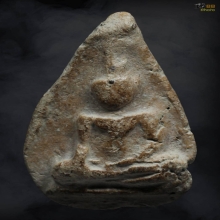 พระนางกำแพง กลีบบัวเกศแฉก เนื้อดิน จ.กำกำแพงเพชร