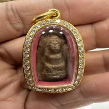 พระถ้ำเสือ เนื้อดิน จ.สุพรรณบุรี