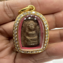 พระถ้ำเสือ เนื้อดิน จ.สุพรรณบุรี