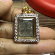 หลวงปู่ศุข พิมพ์ตัดชิด เนื่อตะกั่ว