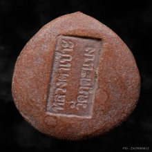 ท้าวกุเวร พิมพ์เล็ก เนื้อดินศิลาปราสาท หลวงปู่สรวง ปี19