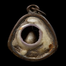 เบี้ยจั่นหลวงพ่อนุ่ม วัดนางใน จ.อ่างทอง (หลังเปิดชำรุด)