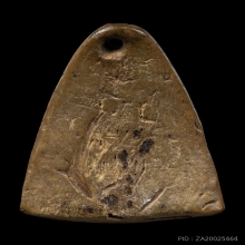 กะลารูปพระพุทธ แกะทรงสามเหลี่ยม